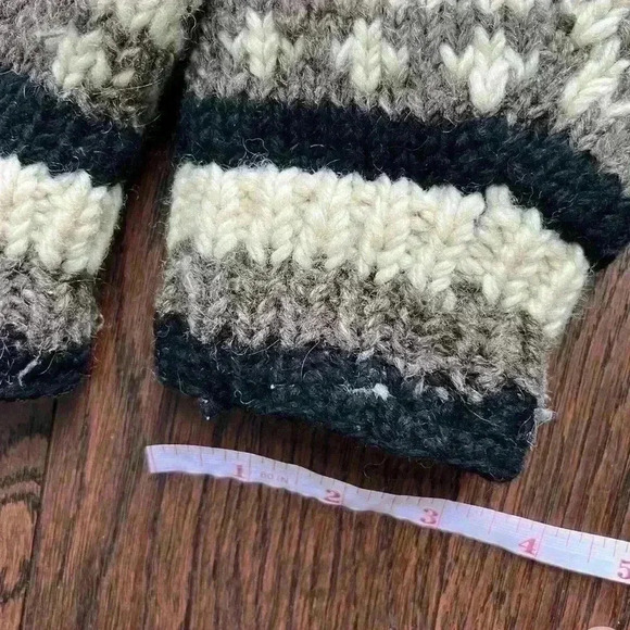 Winter Unisex Grey Graphic Pattern Grey White Wool Mittens - Picture 5 of 10